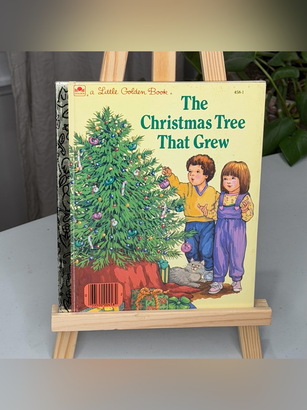 Little Golden Books - The Christmas Tree That Grew by Phyllis Krasilovsky